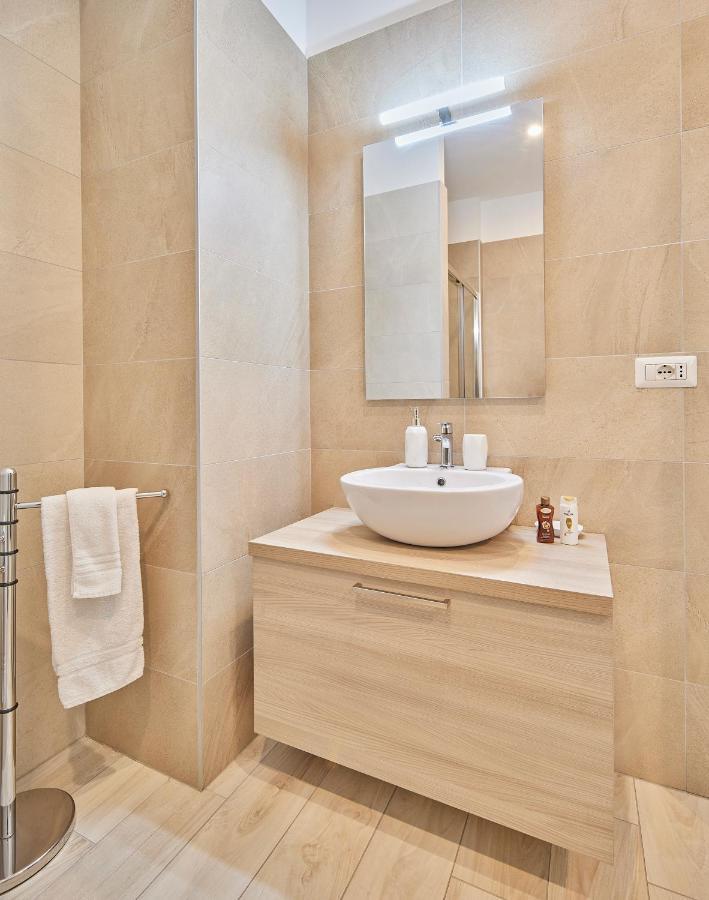 Monviso Modern - Exclusive Apartment Mailand Exterior foto